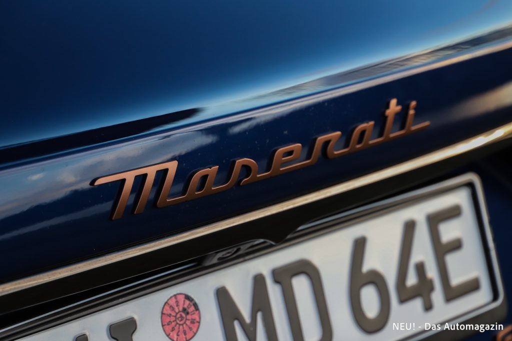 Maserati Schriftzug Kupfer