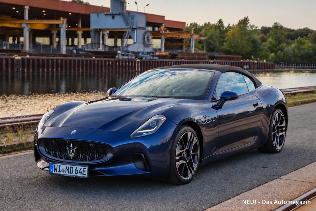 Maserati GranCabrio Folgore Blu Modena