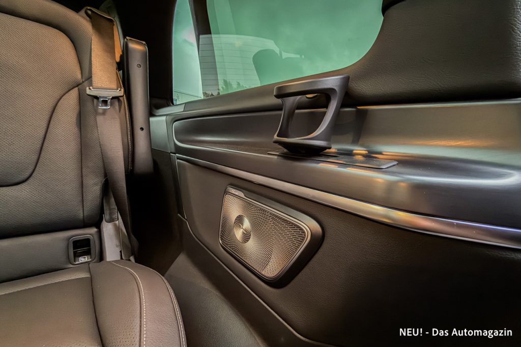 Mercedes-Benz V 300d 4Matic aufsteckbare Getränkehalter