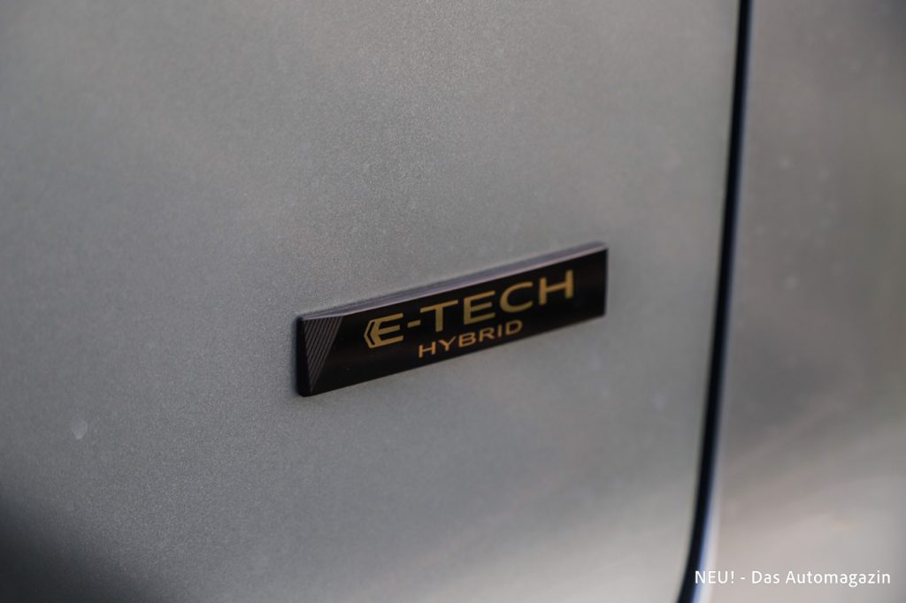E-Tech Hybrid Badge