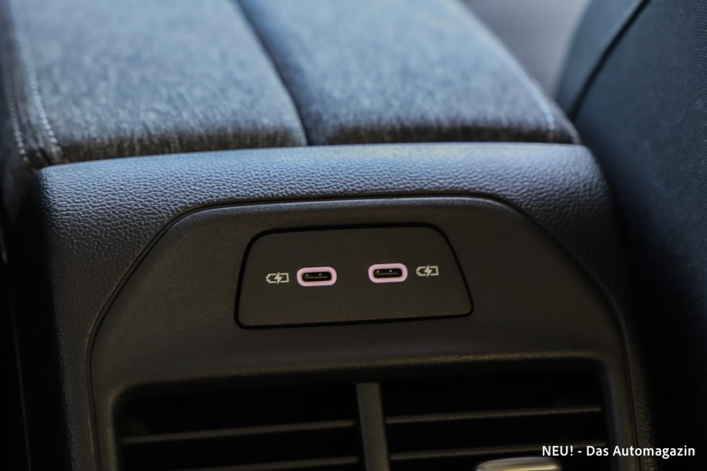 Skoda Superb Combi 4x4 USB-C hinten
