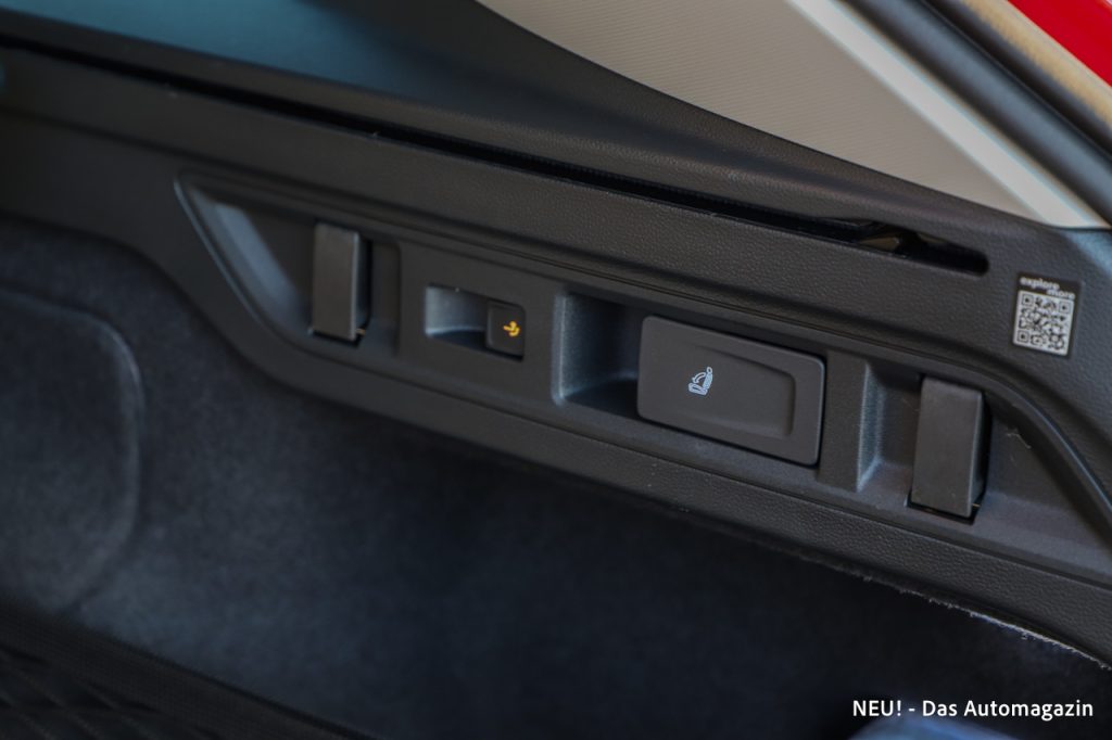 Skoda Superb Combi 4x4 Umklapphebel Rücksitzlehnen