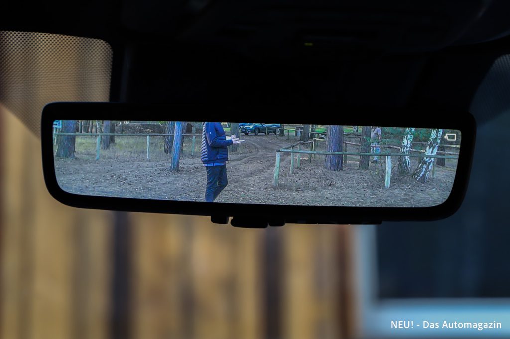 Subaru E-Outback digitaler Innenspiegel