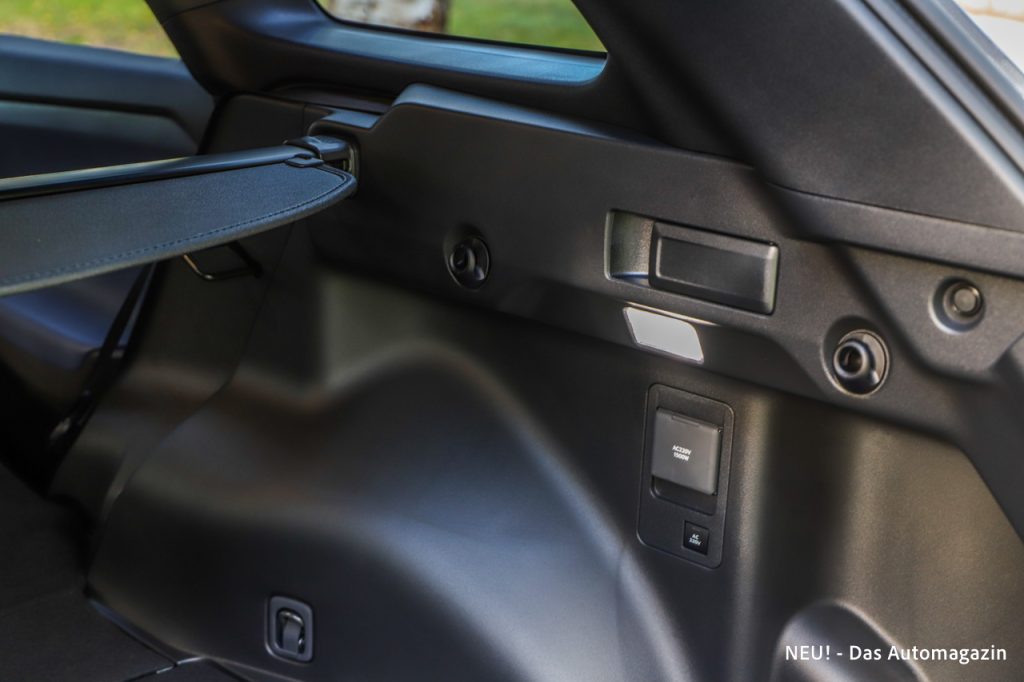 Subaru E-Outback 220 Volt Steckdose