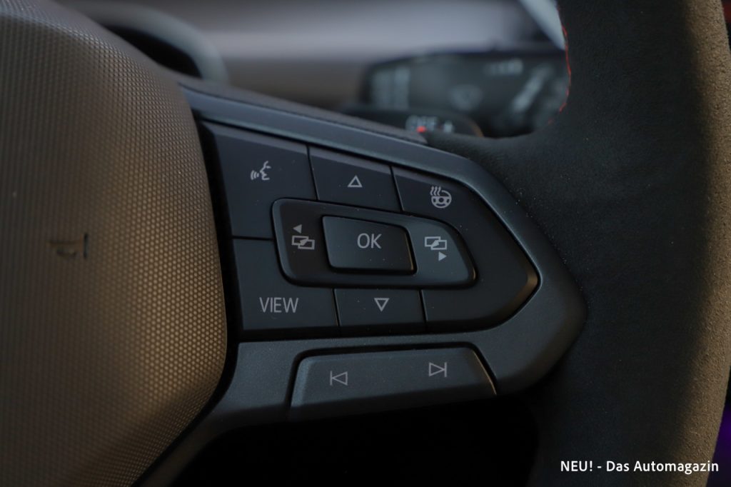 VW Golf 8 Facelift physische Lenkradtasten