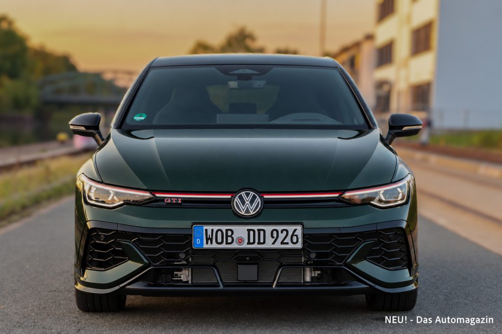 VW Golf GTI Edition 50 Front